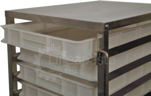 Stainless steel pasta trolley for 15 pasta trays