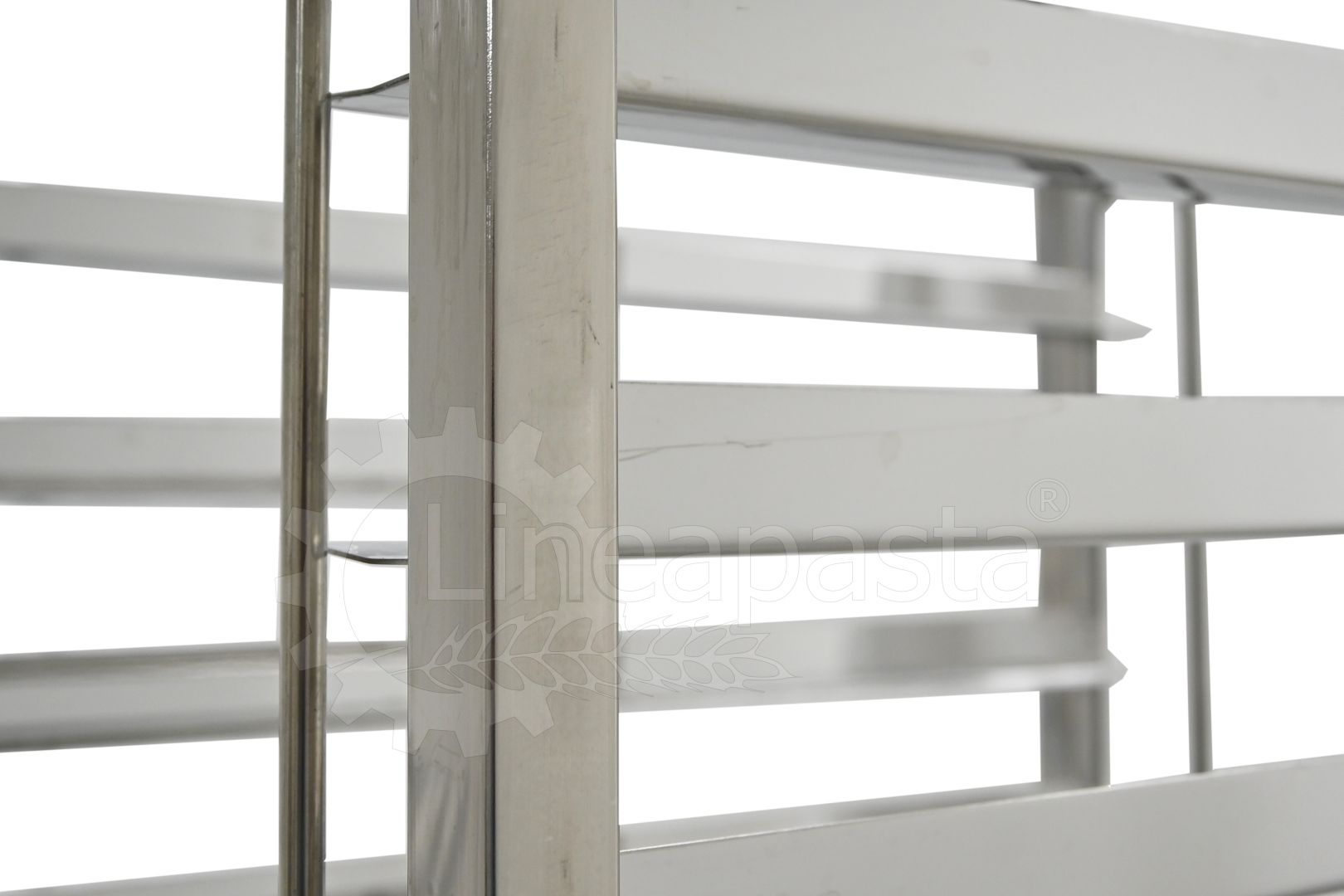 Stainless steel pasta trolley for 15 pasta trays
