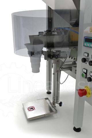 Semi-automatic small-pasta packaging machine DS Small