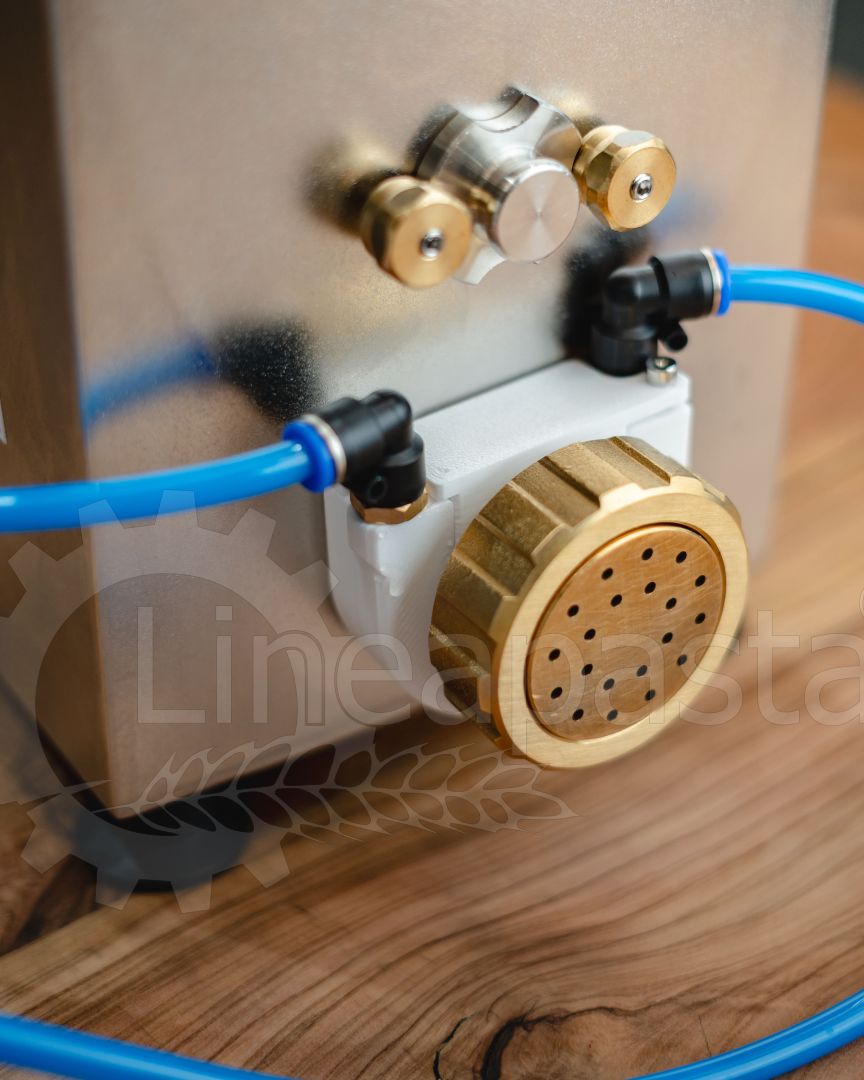 Closed-loop cooling kit for La Fattorina