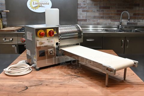 Macchina automatica per crêpes rettangolari La Monferrina C1 da 200 mm usata