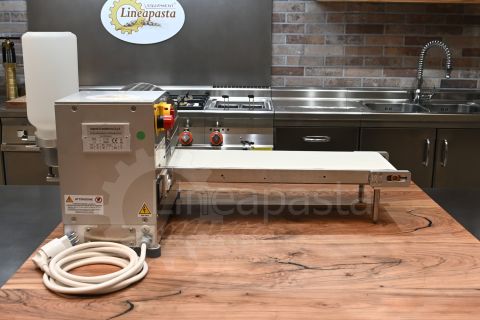 Macchina automatica per crêpes rettangolari La Monferrina C1 da 200 mm usata