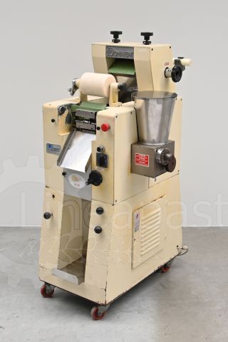 Dominioni D140 Cappelletti and Ravioli Making Machine with three moulds