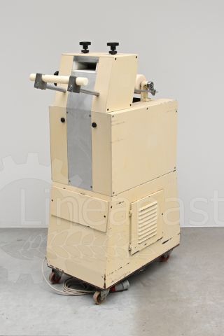 Macchina formatrice per cappelletti e ravioli Dominioni D140 con tre stampi