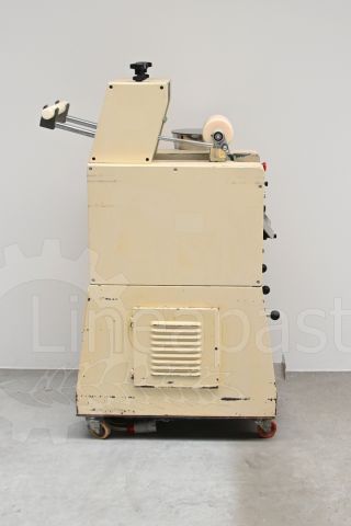 Macchina formatrice per cappelletti e ravioli Dominioni D140 con tre stampi