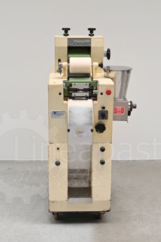 Macchina formatrice per cappelletti e ravioli Dominioni D140 con tre stampi