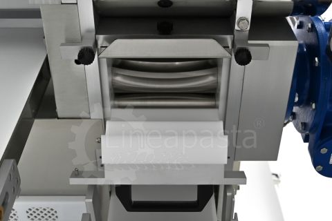 Combined ravioli and sheeter pasta machine La Monferina P2 Pleasure with double vat Roller cleaning door