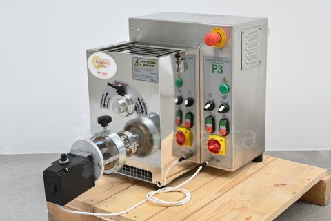 Máquina para pasta La Monferrina P3 usada con cuchillo