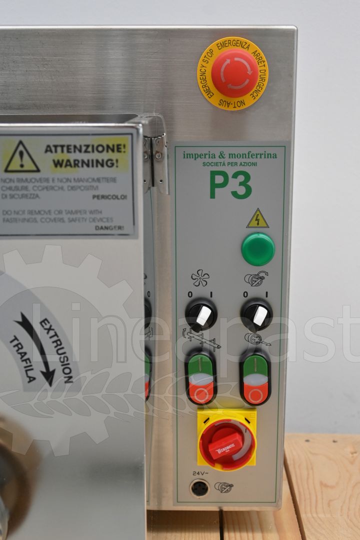 Máquina para pasta La Monferrina P3 usada con cuchillo