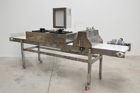 Conveyor belt for long pasta with guillotine cut