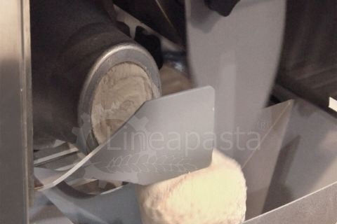 Teflon-coated bench-top dough divider P40T