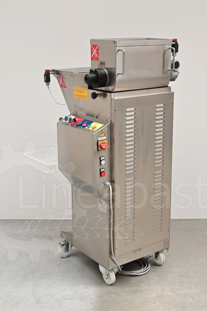 MAC 60 double vat pasta press used for display