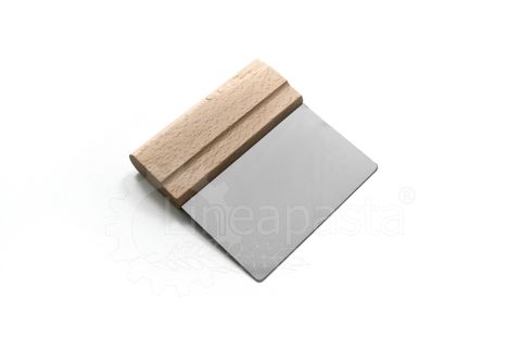 Dough cutter / scraper with 116 mm wooden handle