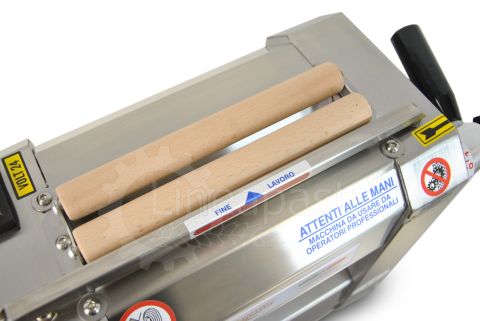 Electric fresh pasta sheeter SR with 220mm wooden cylinders