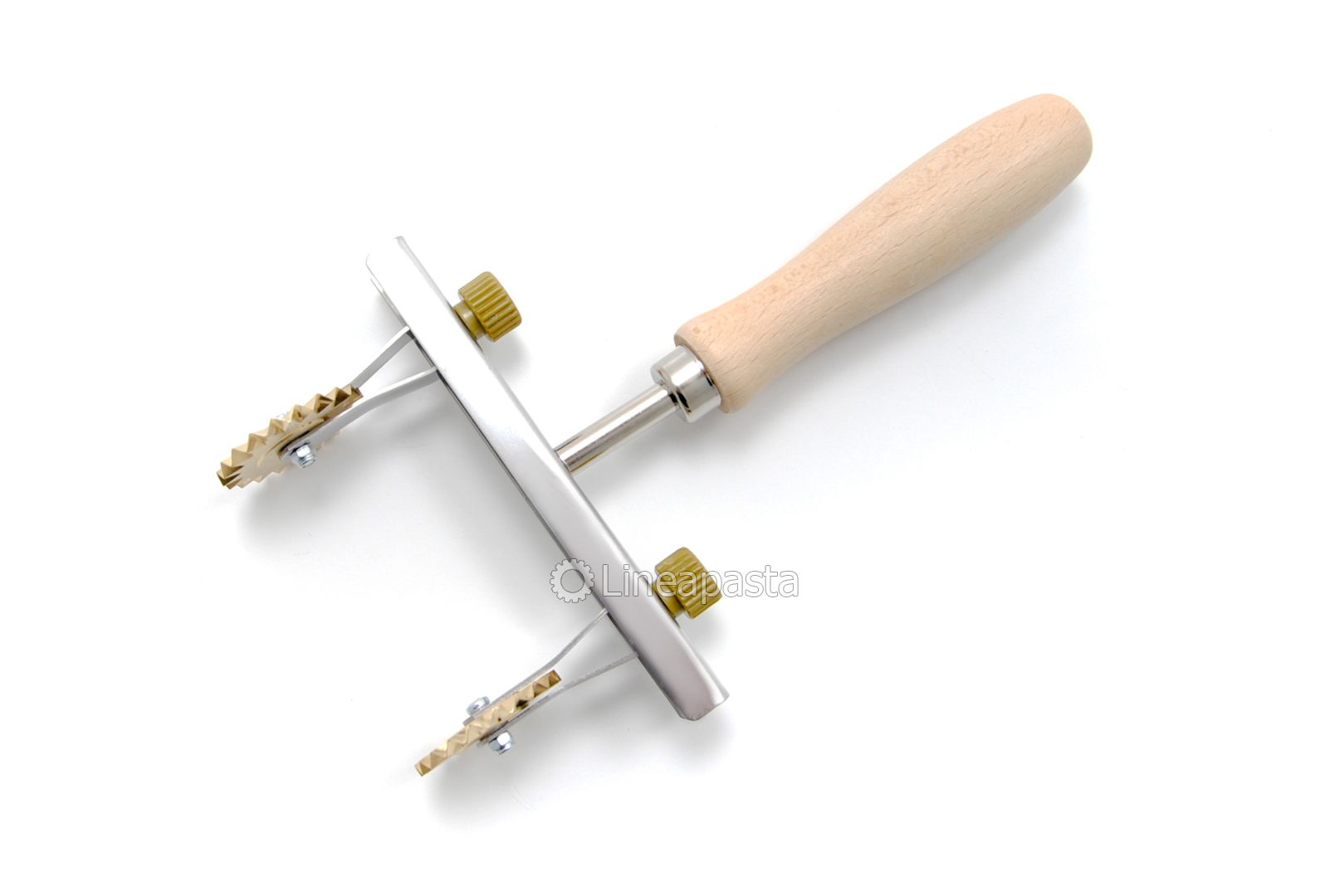 Adjustable pasta cutter with two 38 mm toothed blades